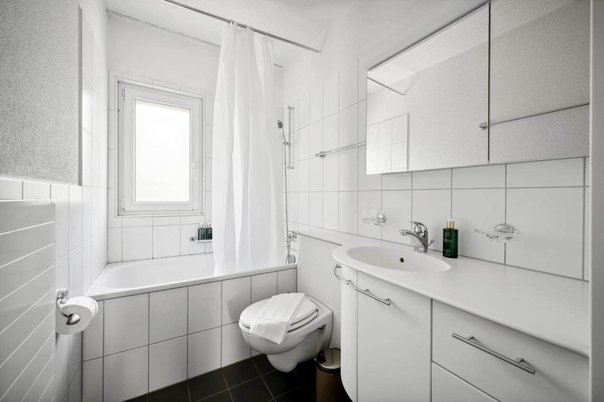 Comfortable Stay In Oerlikon 20 Minutes Away From Zurich Airport Exteriör bild