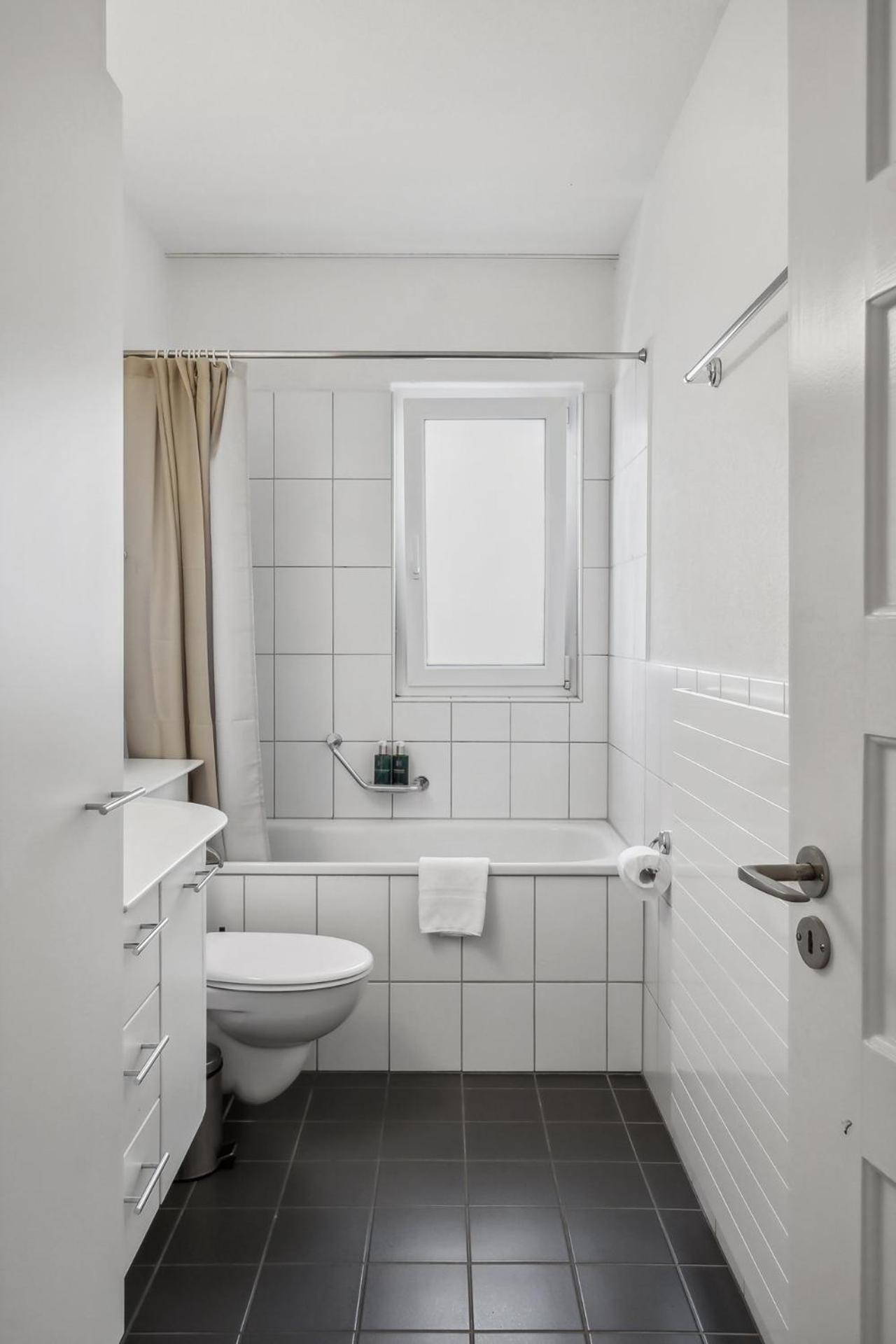 Comfortable Stay In Oerlikon 20 Minutes Away From Zurich Airport Exteriör bild